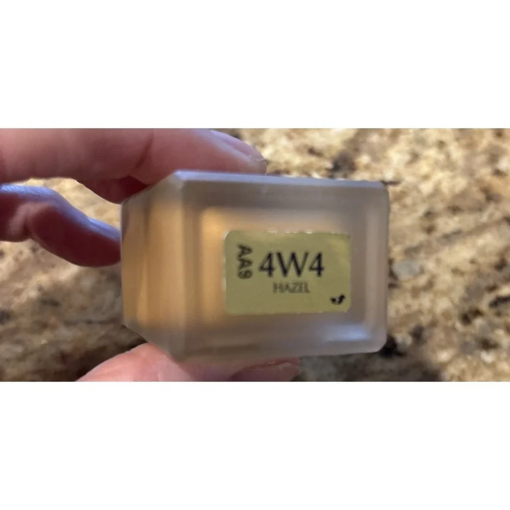 Estee Lauder Double Wear‎ Stay-in-Place Foundation - 1 fl. oz. 4W4 Hazel